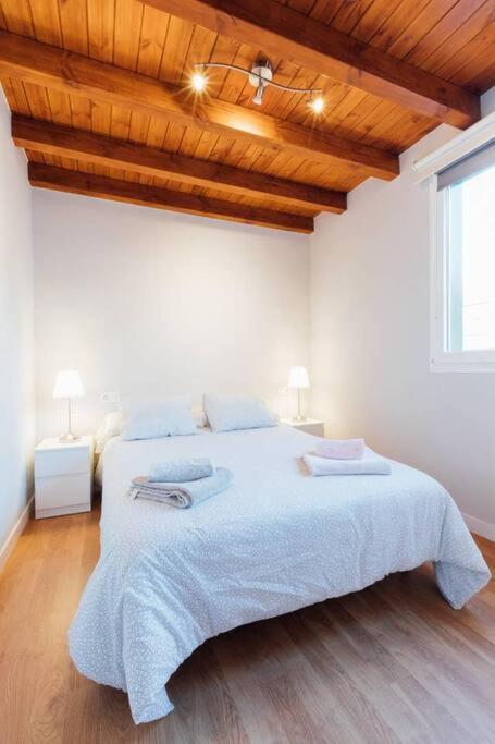 Chalet En La Cuidad- Con Jardin Y Barbacoa 希洪 外观 照片